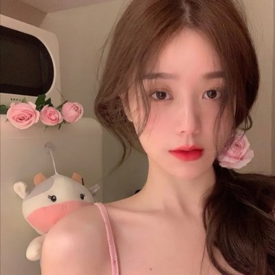 追梦的黎族女娃娃
